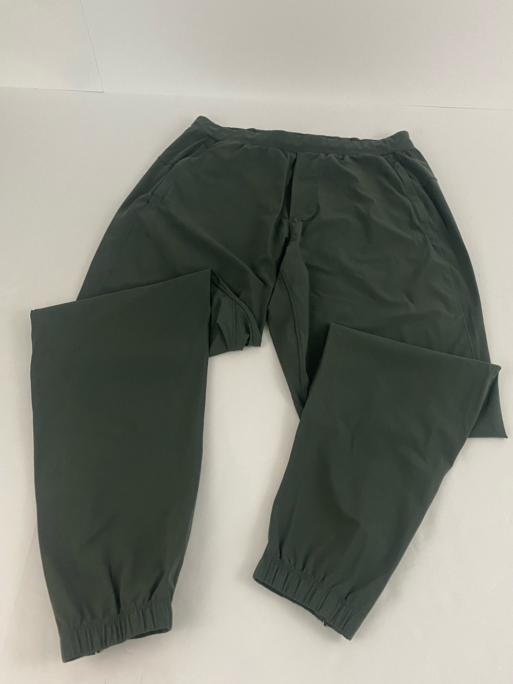 Lululemon Women's Joggers Olive Green Size Medium Drawstring